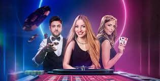 Dasbor promosi mingguan pttogel. menunjukkan status cashback dan tier loyalitas untuk Liga 1